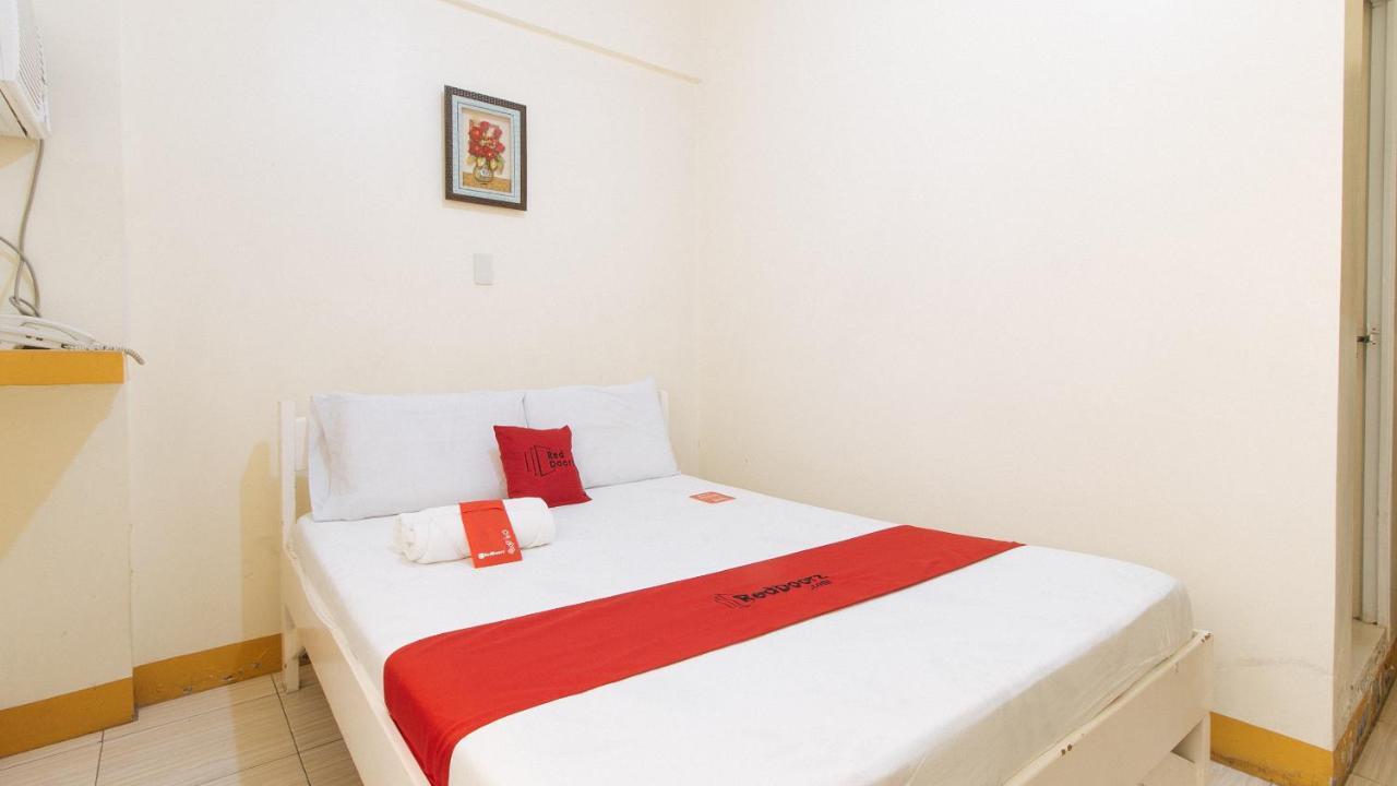 RedDoorz @ Golden Skye Hotel Guagua Exterior foto
