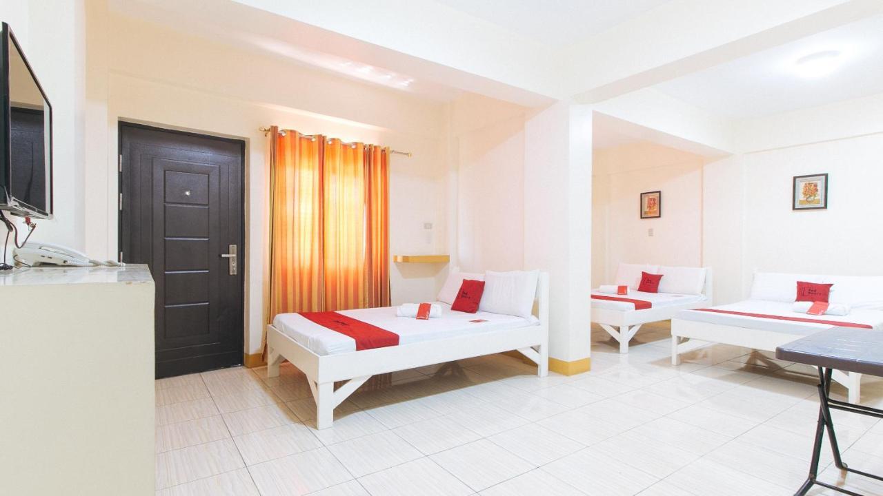RedDoorz @ Golden Skye Hotel Guagua Exterior foto