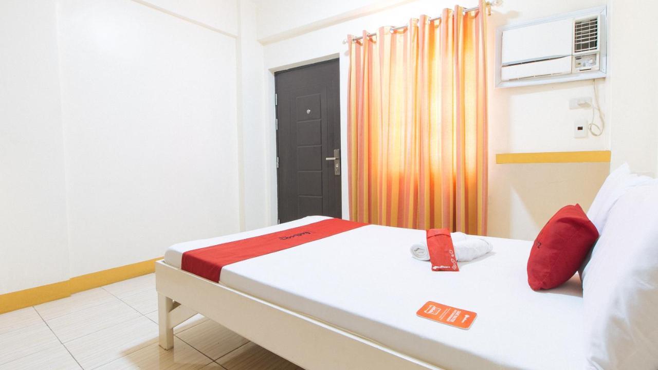 RedDoorz @ Golden Skye Hotel Guagua Exterior foto